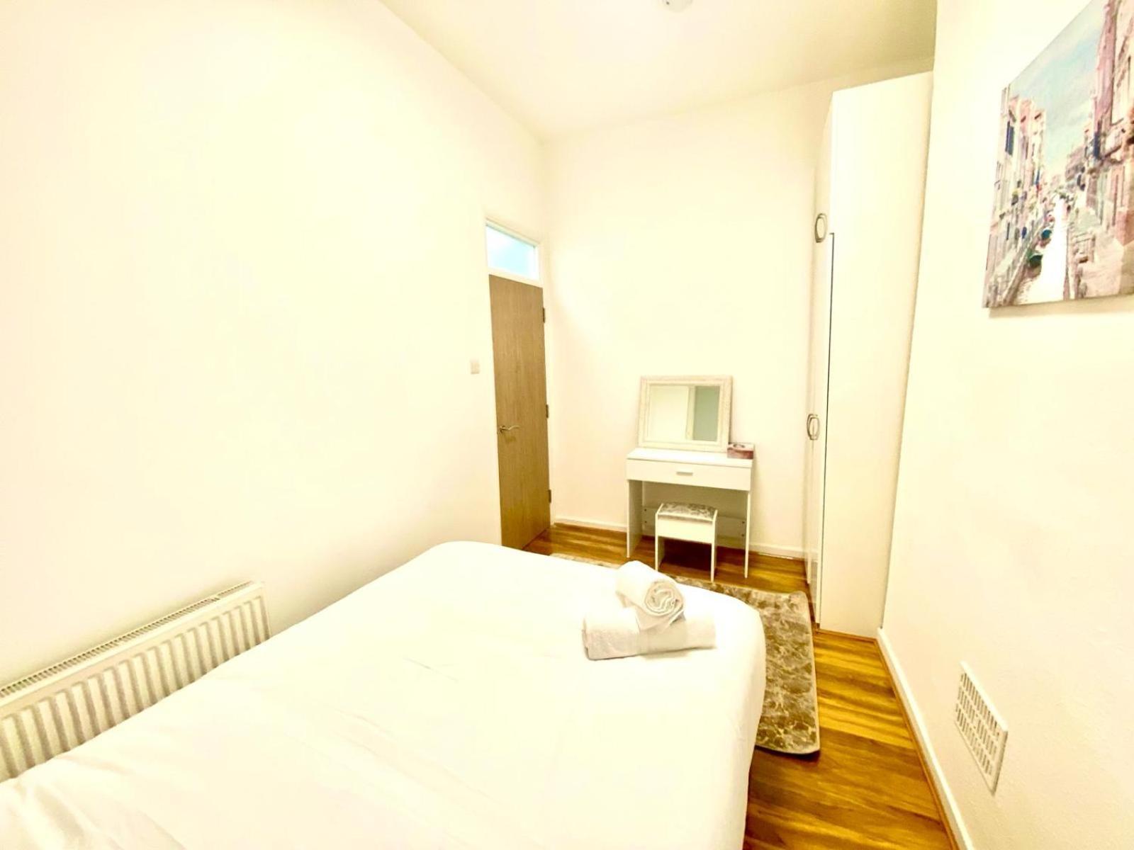 Beautiful Two Bedroom With Free Car Park In Appartamento
