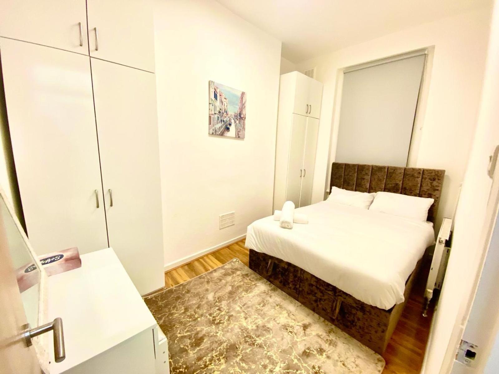 Beautiful Two Bedroom With Free Car Park In * Londra